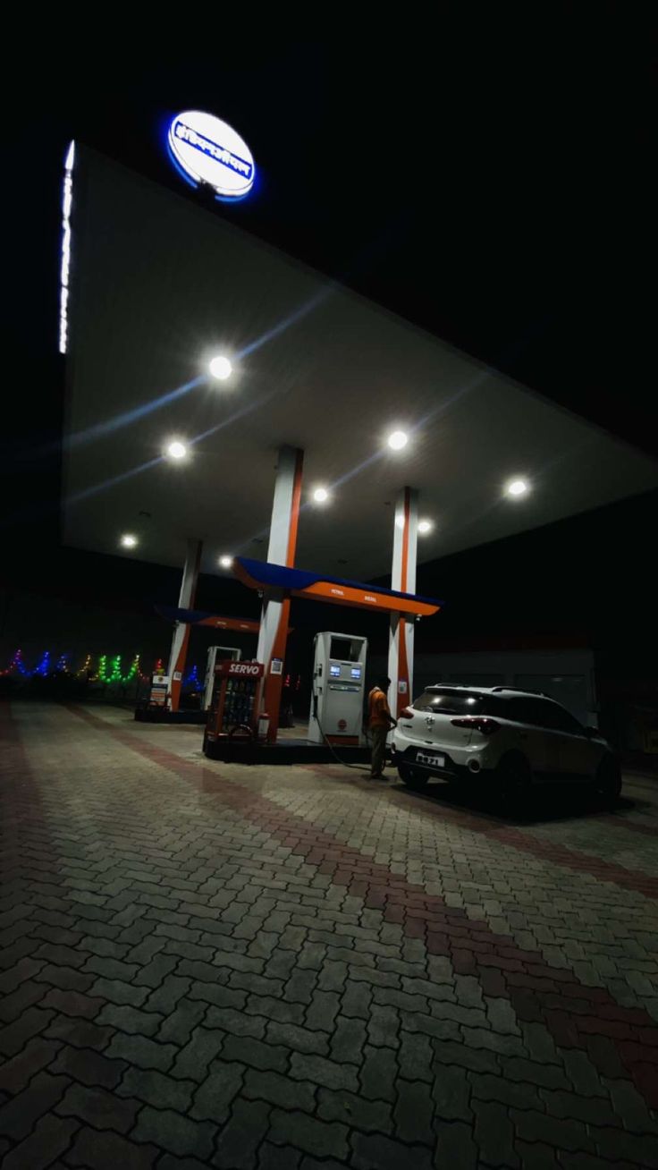 Customer service at fuel station